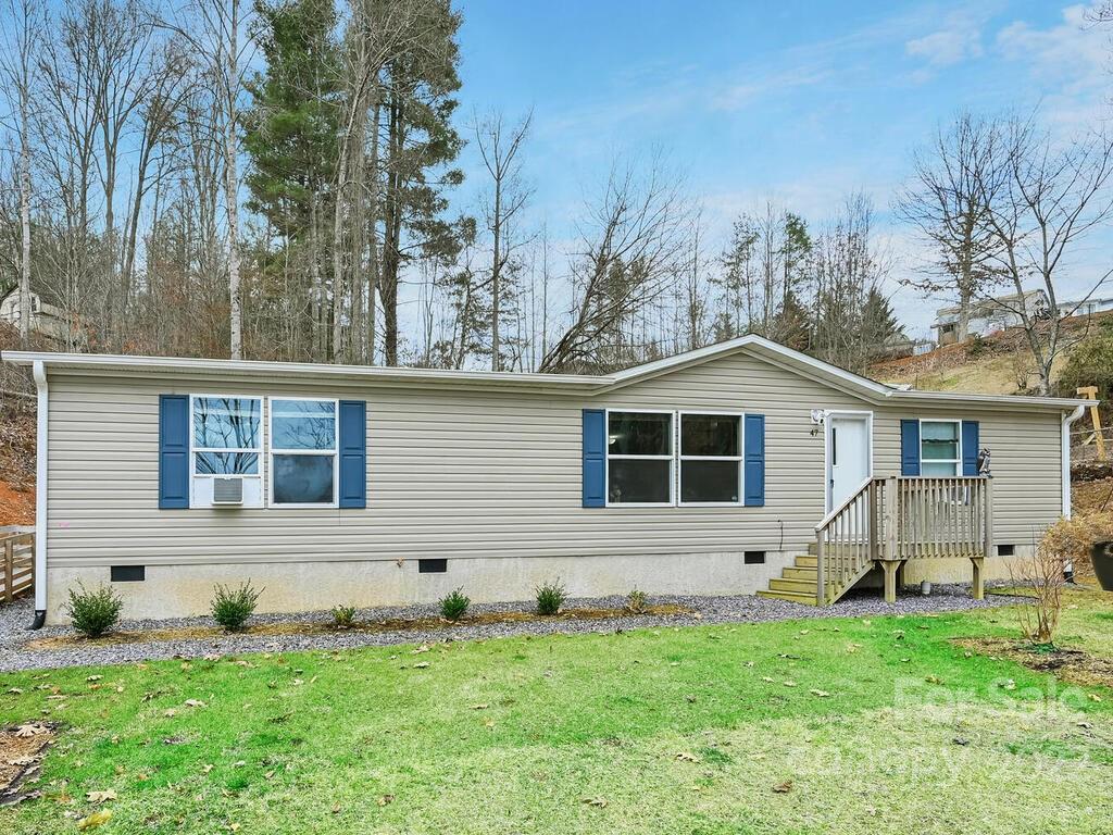 47 Slick Rock Rd., Leicester, NC 28748