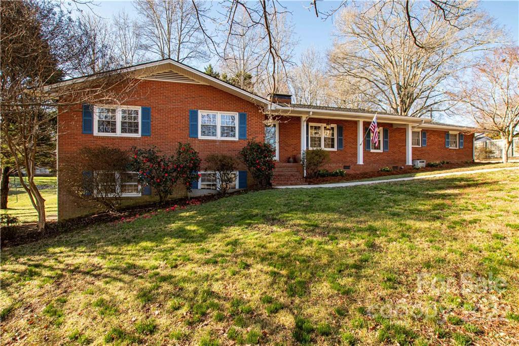 613 Hazelwood Dr., Albemarle, NC 28001