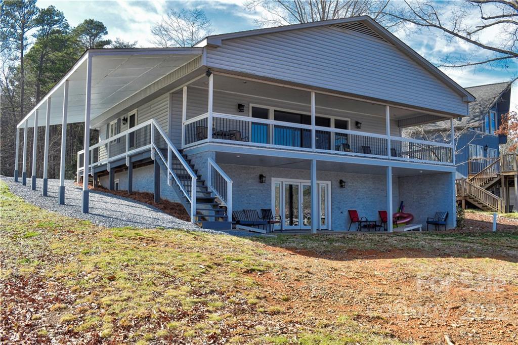756 Lake Forest Dr., Badin Lake, NC 28127