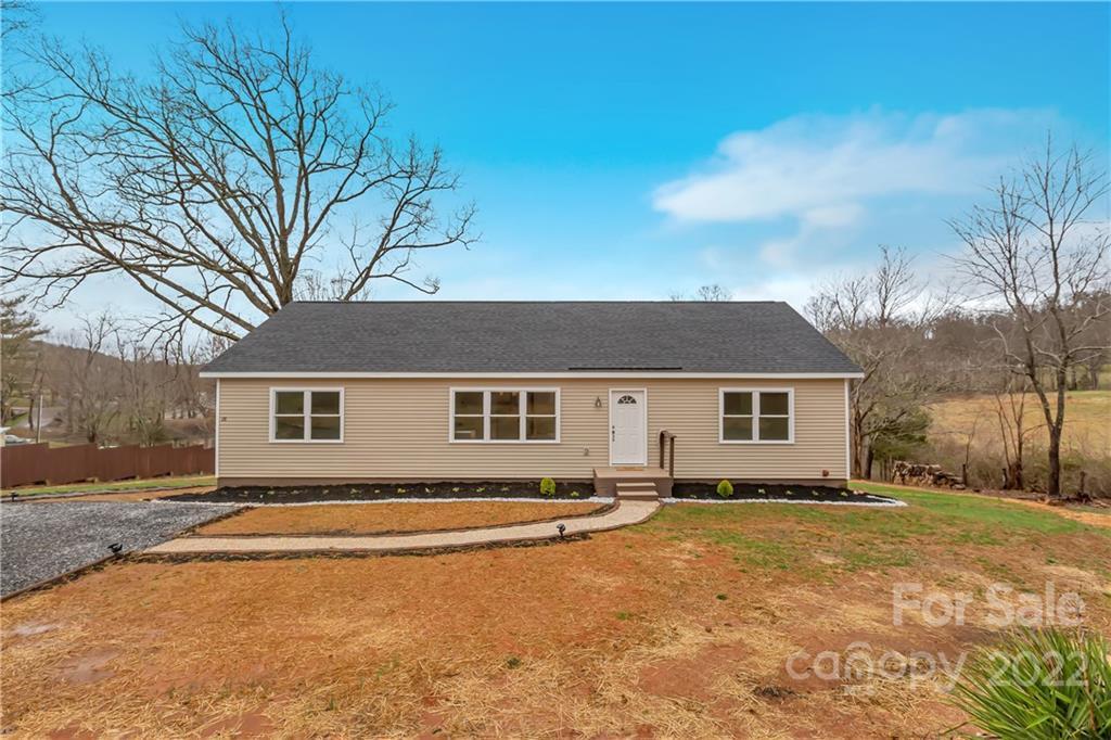 28 Price Rd., Asheville, NC 28805