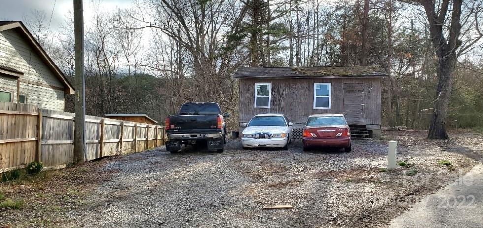 24 Floyd Dr., Asheville, NC 28803