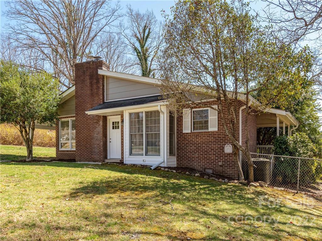 218 S Hillandale Dr., East Flat Rock, NC 28726