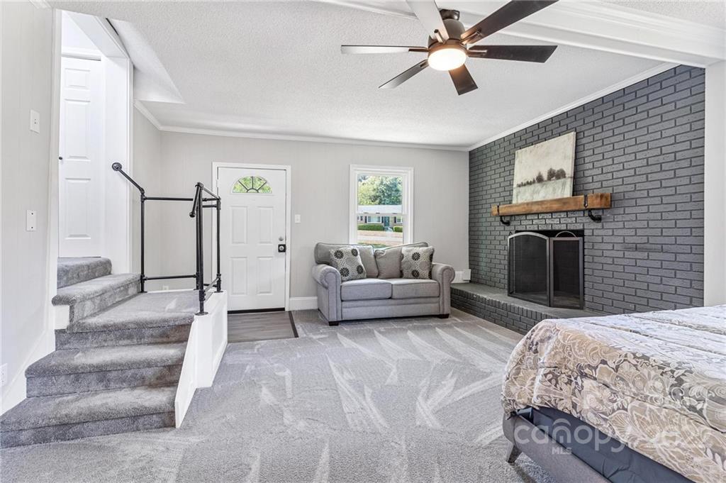 433 Aurora Blvd., Matthews, NC 28105