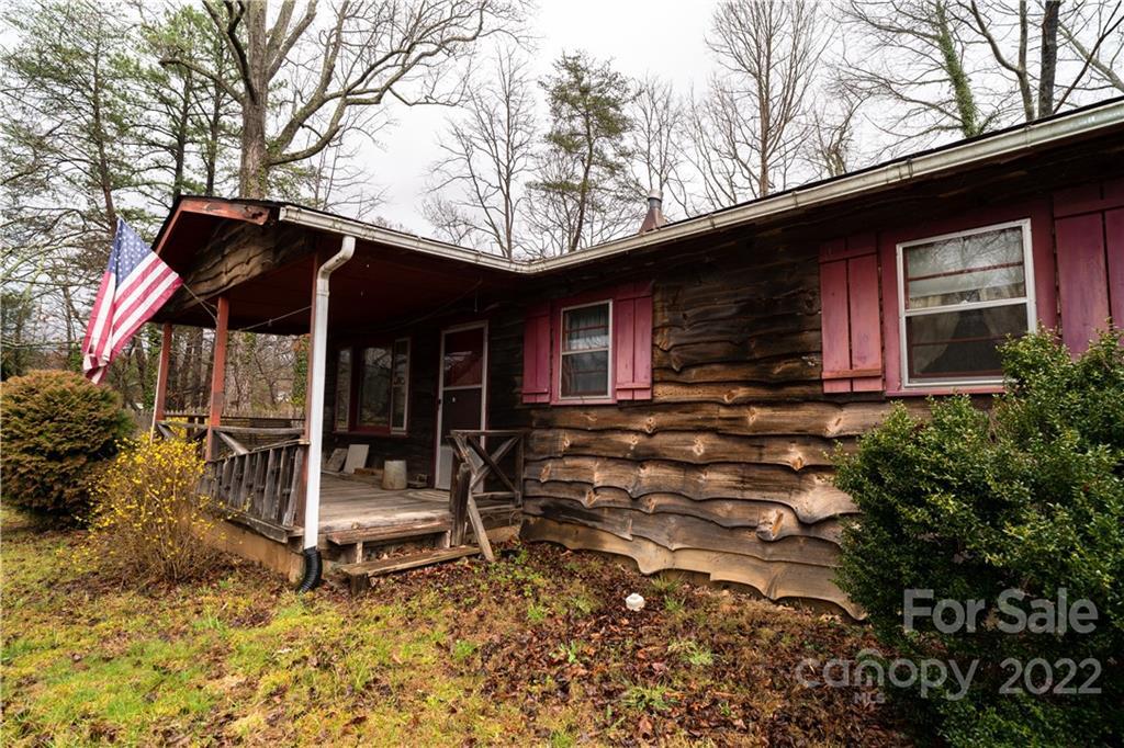 3 Olivewood Dr., Asheville, NC 28805