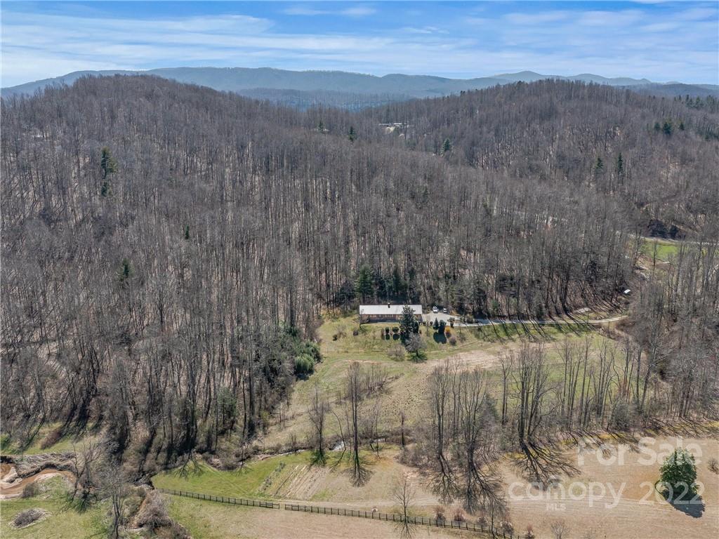 489 Thompson Rd., Saluda, NC 28773