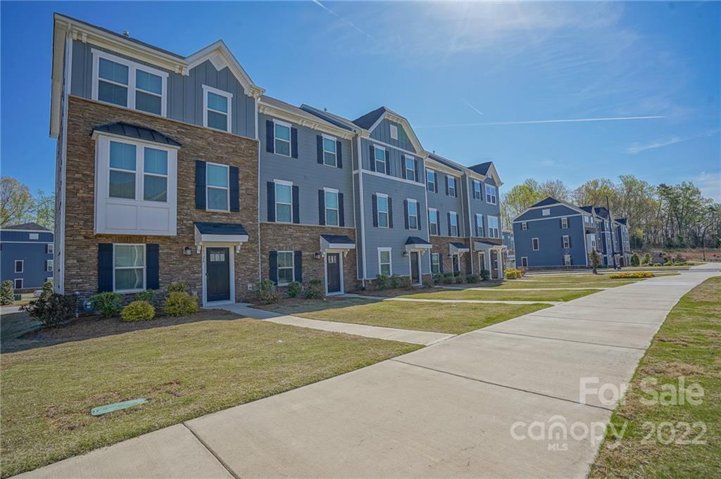 10724 Overlook Mountain Dr., Charlotte, NC 28216
