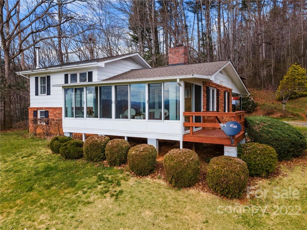 677 Monteith Branch Rd., Sylva, NC 28779