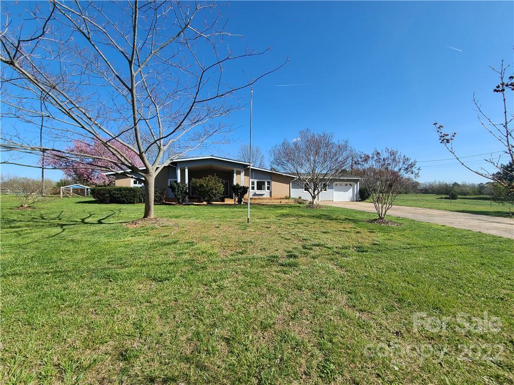 208 N Renee Ford Rd., Stanfield, NC 28163