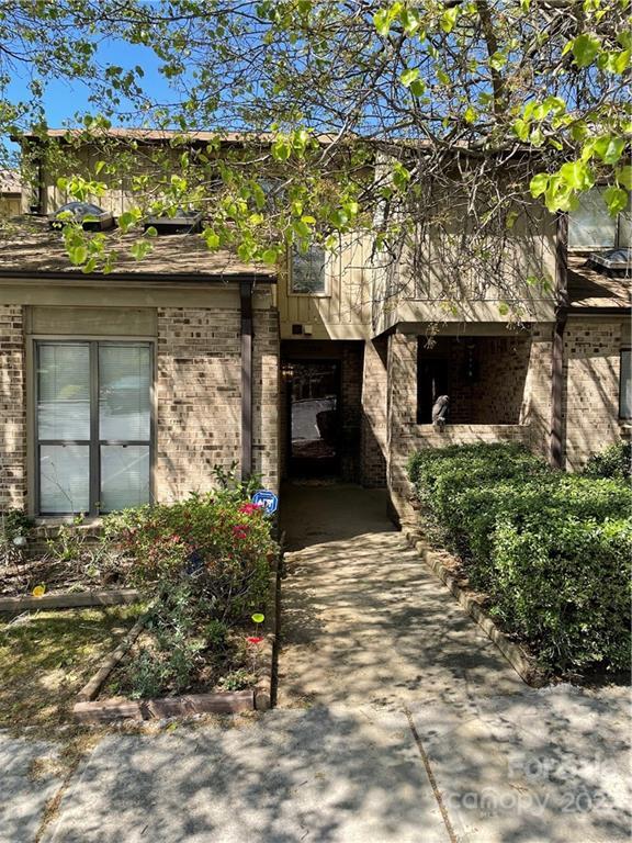 7920 Charter Oak Ln., Charlotte, NC 28226