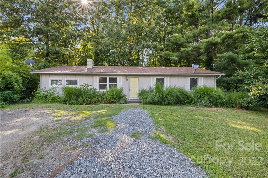 13 Gilliam Pl., Asheville, NC 28801