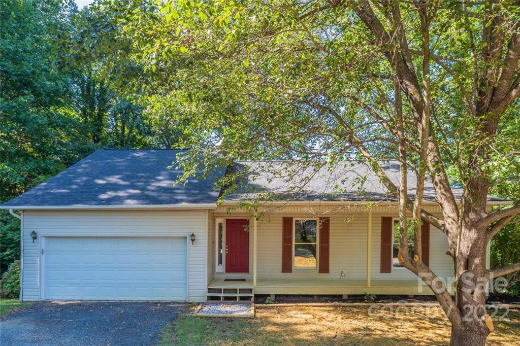 3 Crestview Ct., Asheville, NC 28806