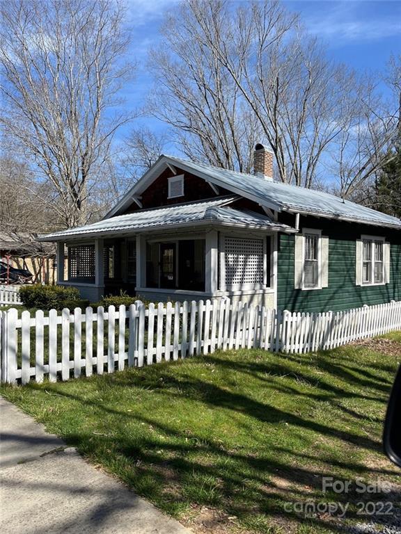 191 East St., Waynesville, NC 28786