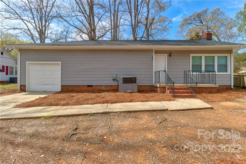 220 Coggins Ave., Albemarle, NC 28001