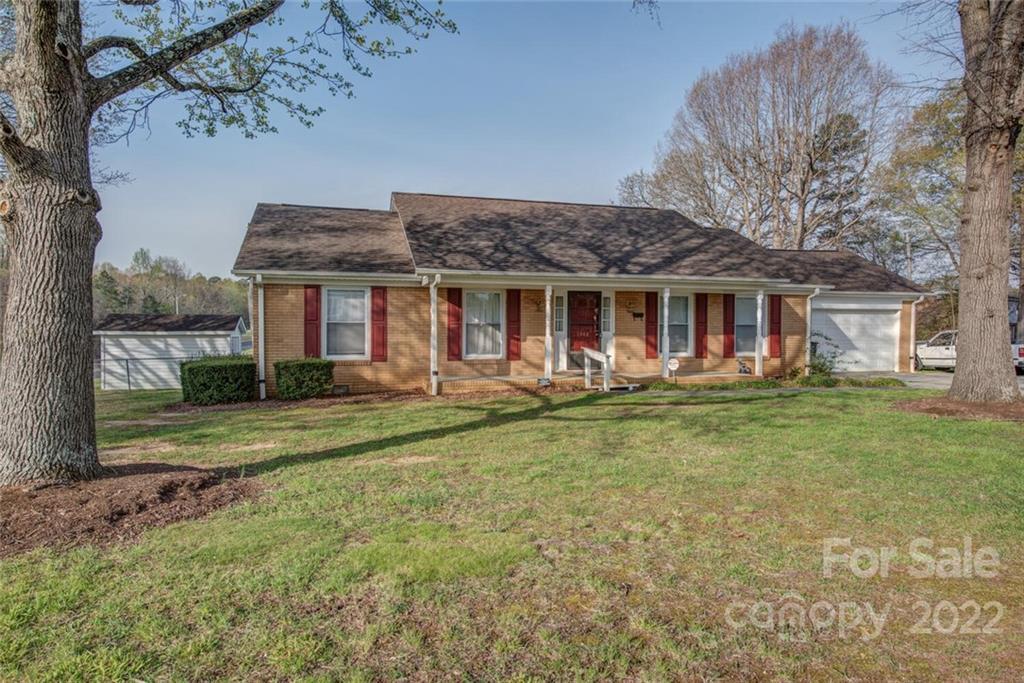 1542 Rolling Meadow Ln., Gastonia, NC 28054
