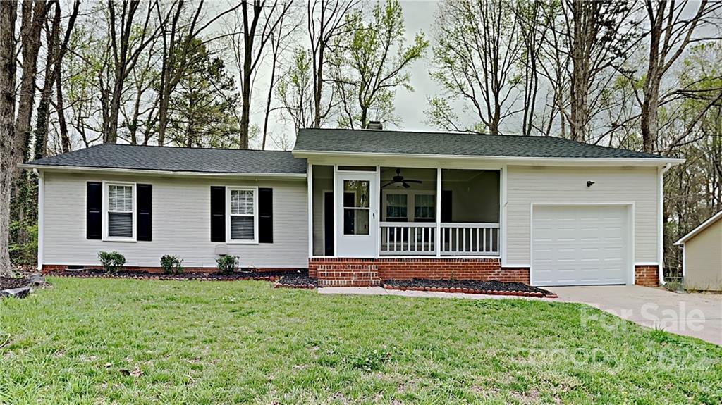 6226 Rockshire Dr., Charlotte, NC 28227