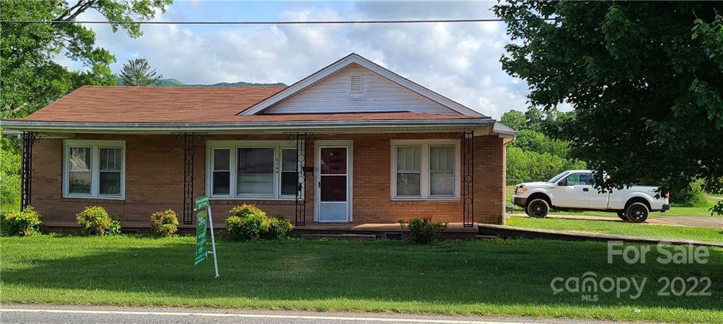 5268 Pigeon Rd., Waynesville, NC 28786