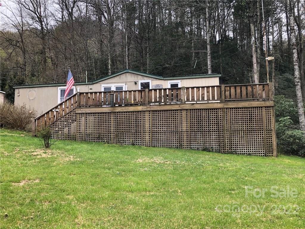 39 Alan Retreat Rd., Bat Cave, NC 28792