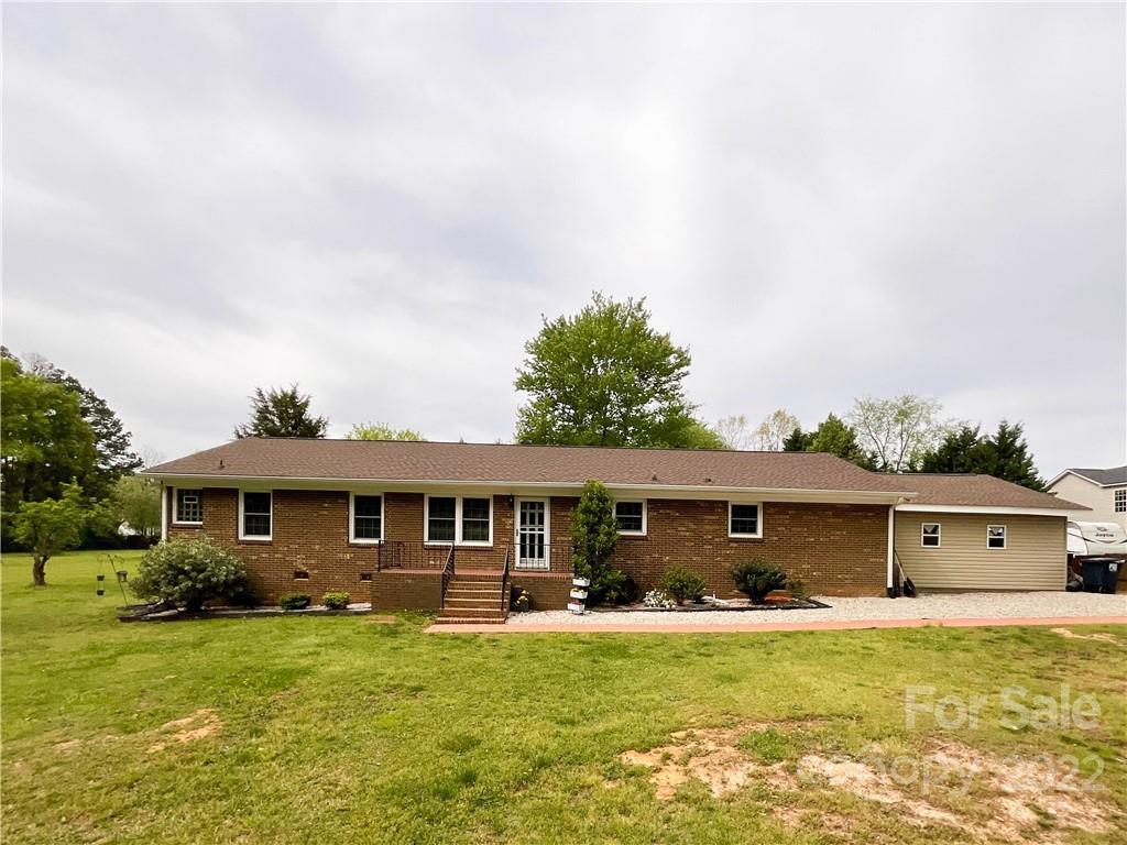 2018 Astoria Dr., Monroe, NC 28110