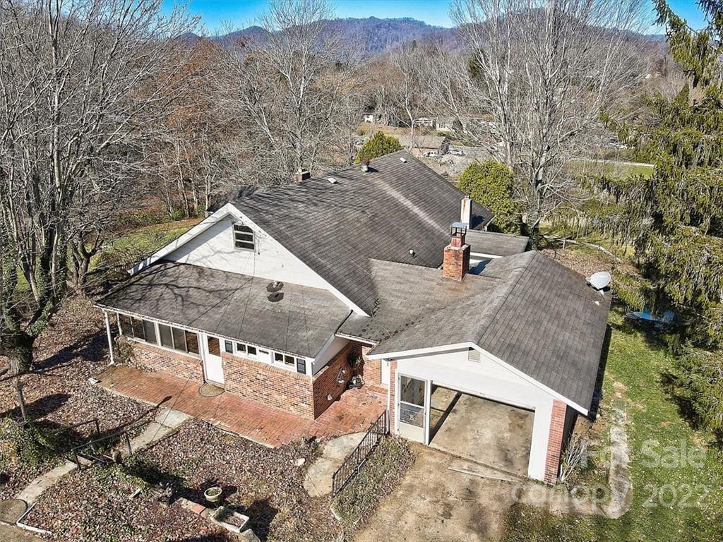 121 Edwards Rd., Clyde, NC 28721