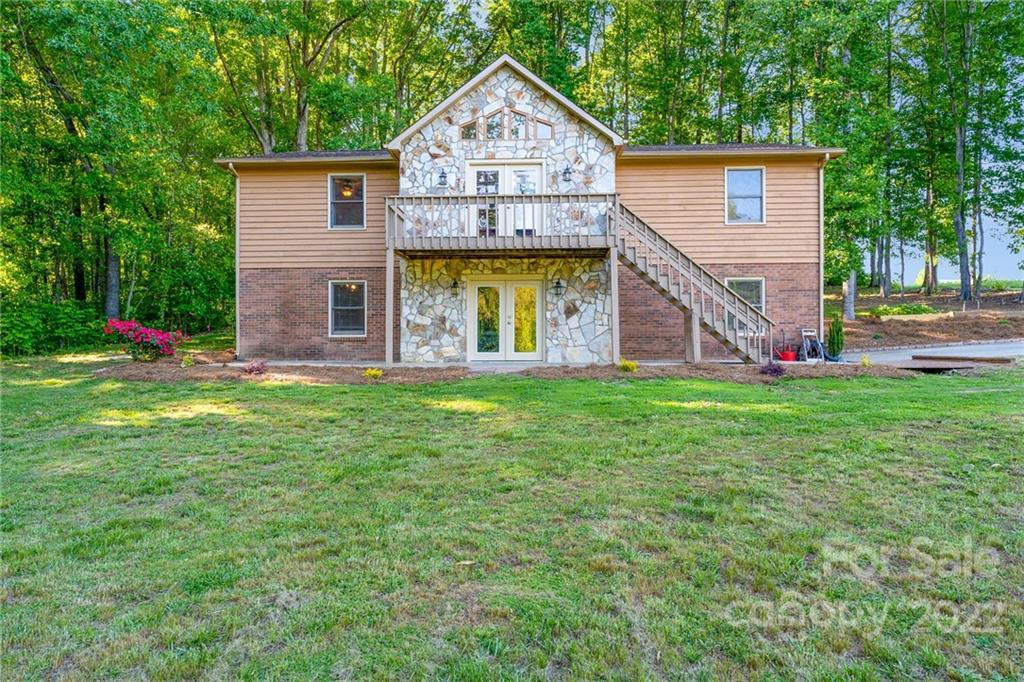 3987 Sundance Dr., Walnut Cove, NC 27052
