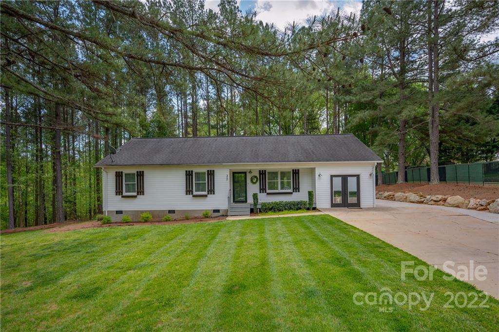 317 Wallace Rd., Ellenboro, NC 28040