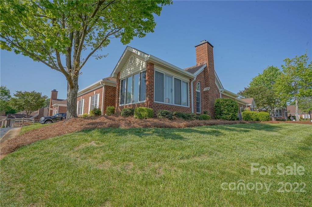 8479 Windsor Ridge Dr., Charlotte, NC 28277