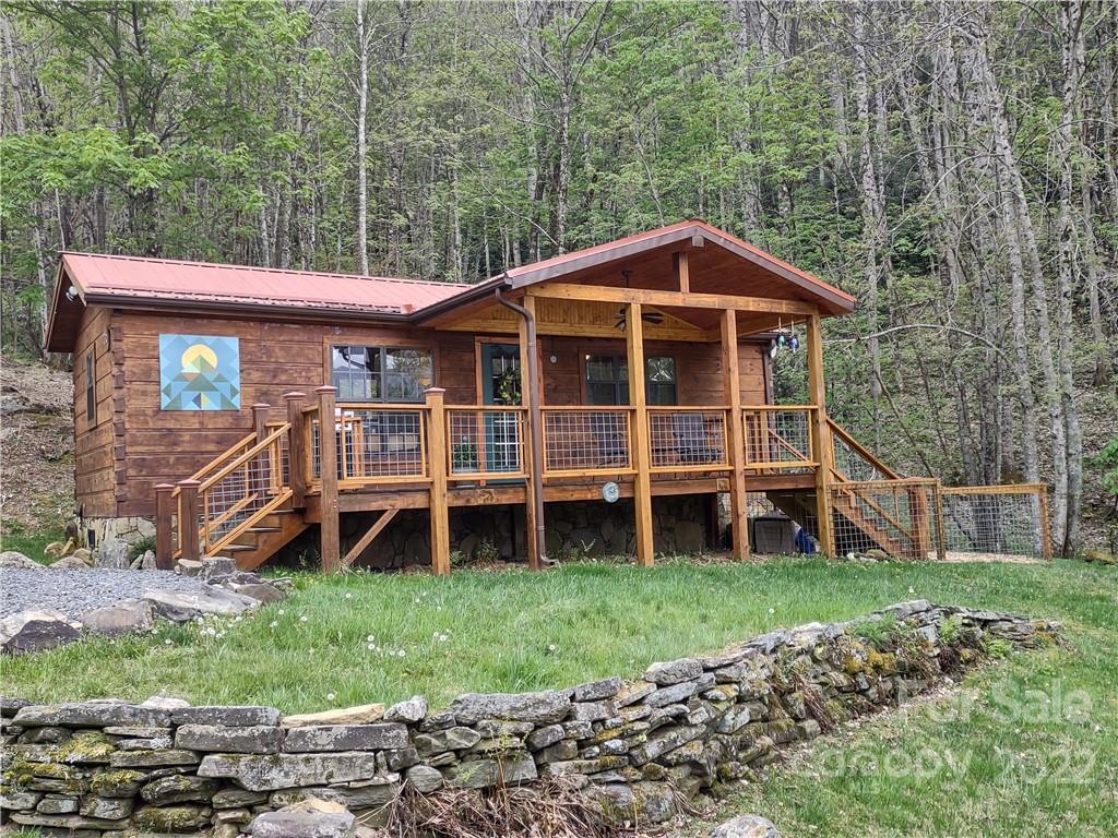 216 Bird Town Ln., Bakersville, NC 28705