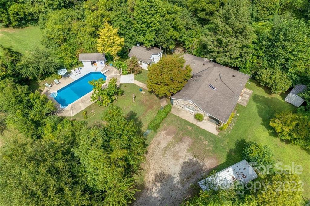 145 Pecan Ln., Lincolnton, NC 28092