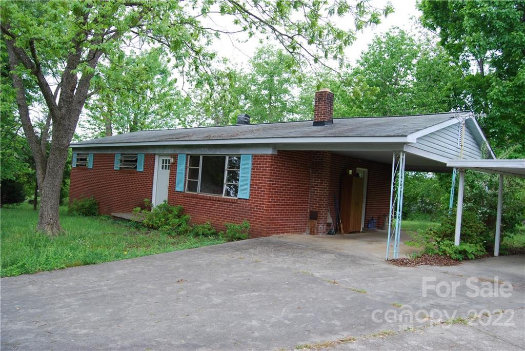 2816 Twin Meadows Dr., Hudson, NC 28638