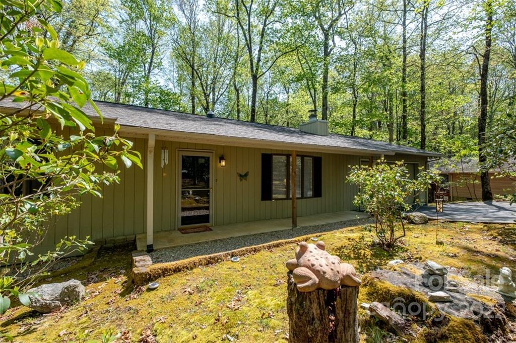 160 Ohwanteska Ln., Brevard, NC 28712