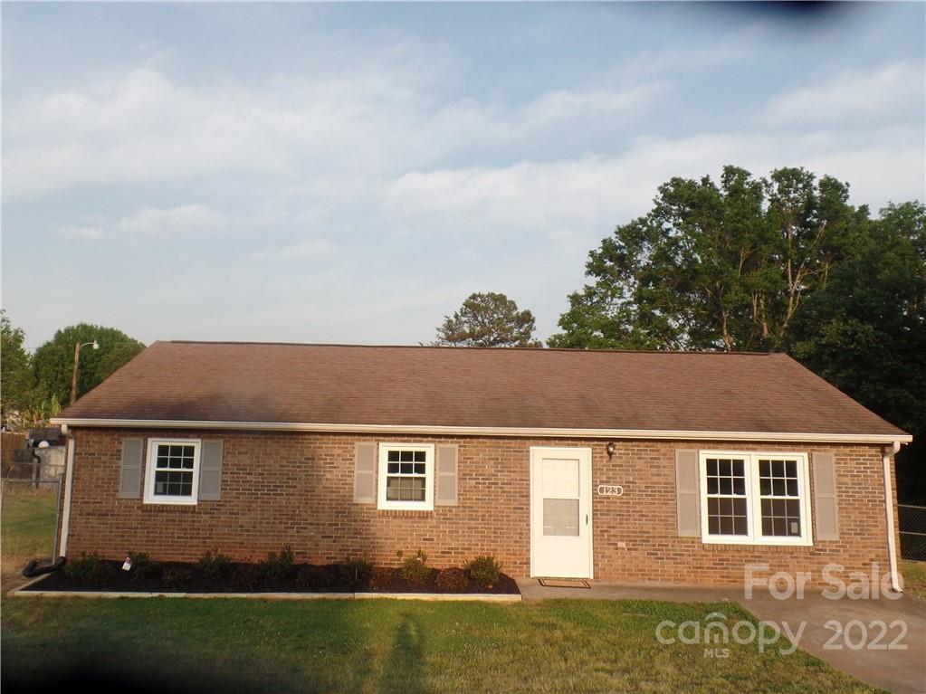 123 Tulip Tr., Ellenboro, NC 28040