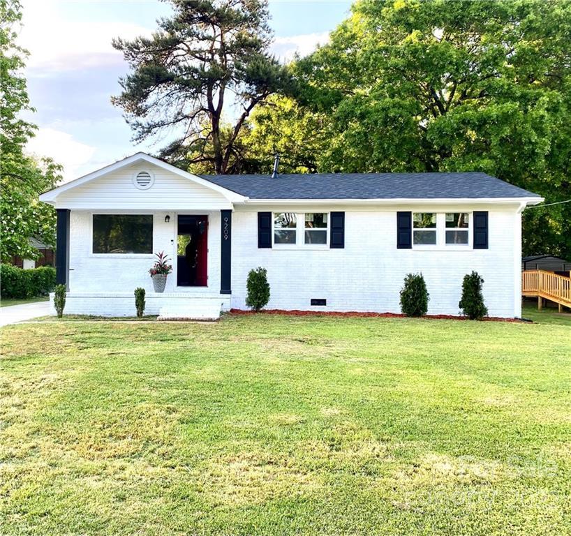 9209 Edgevale Dr., Charlotte, NC 28216