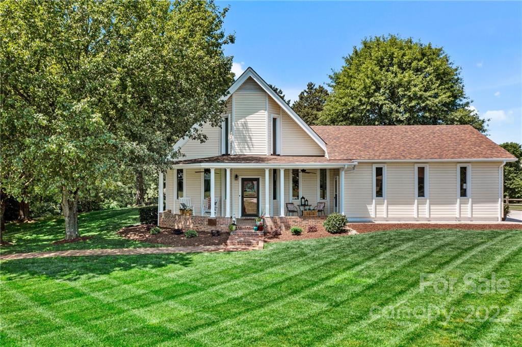 10325 Country Ln., Charlotte, NC 28214