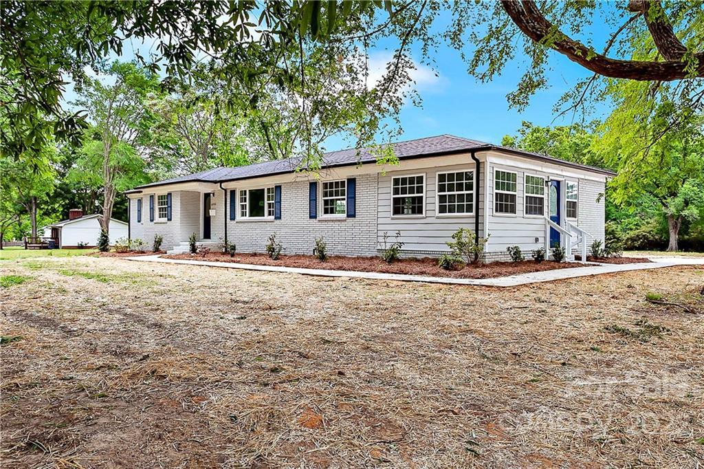 8000 Lawyers Rd., Charlotte, NC 28227