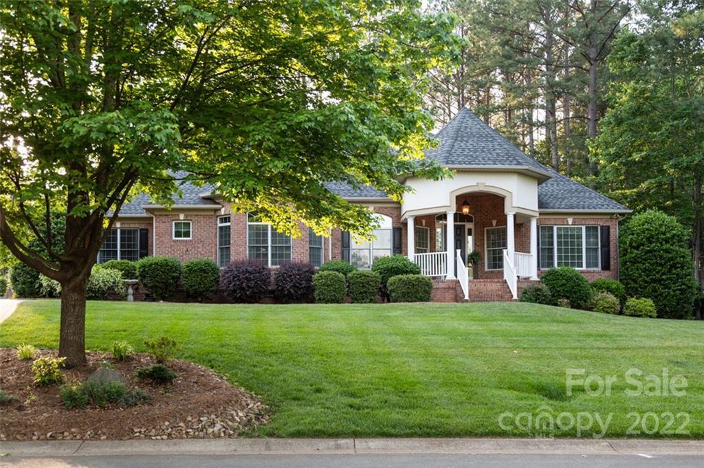 2179 Capes Cove Dr., Sherrills Ford, NC 28673