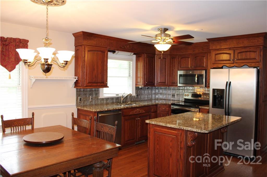 608 Dogwood Rd., Statesville, NC 28677