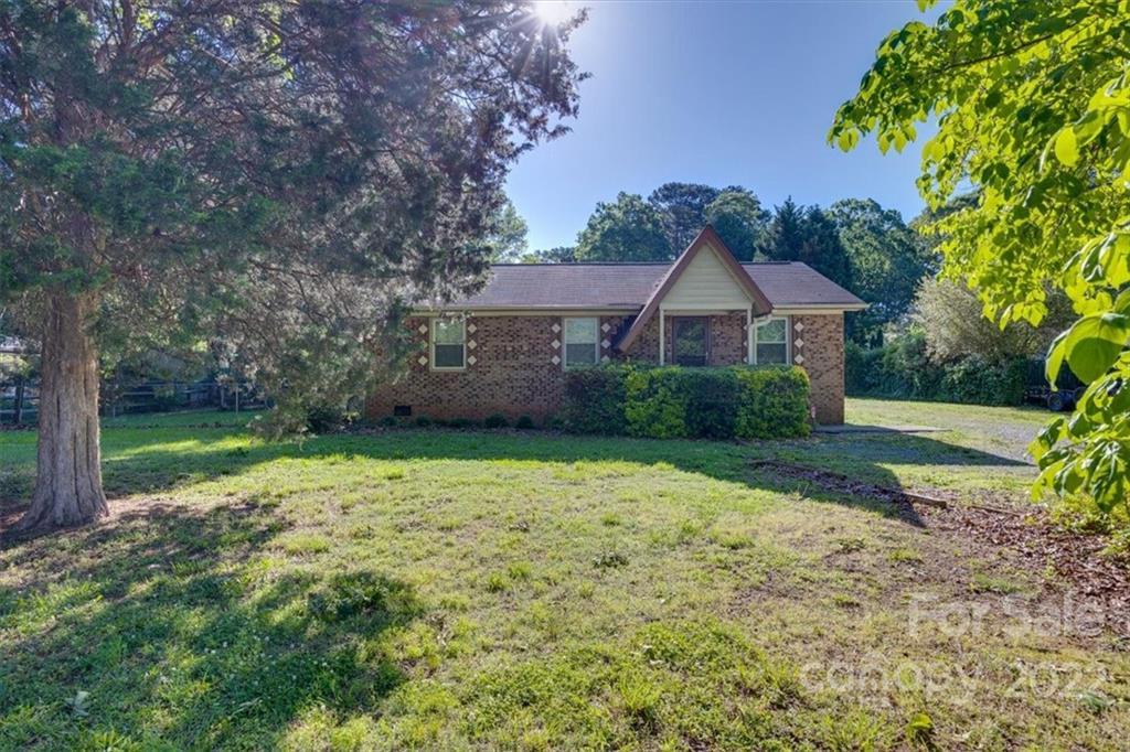 5909 Potter Rd., Matthews, NC 28104