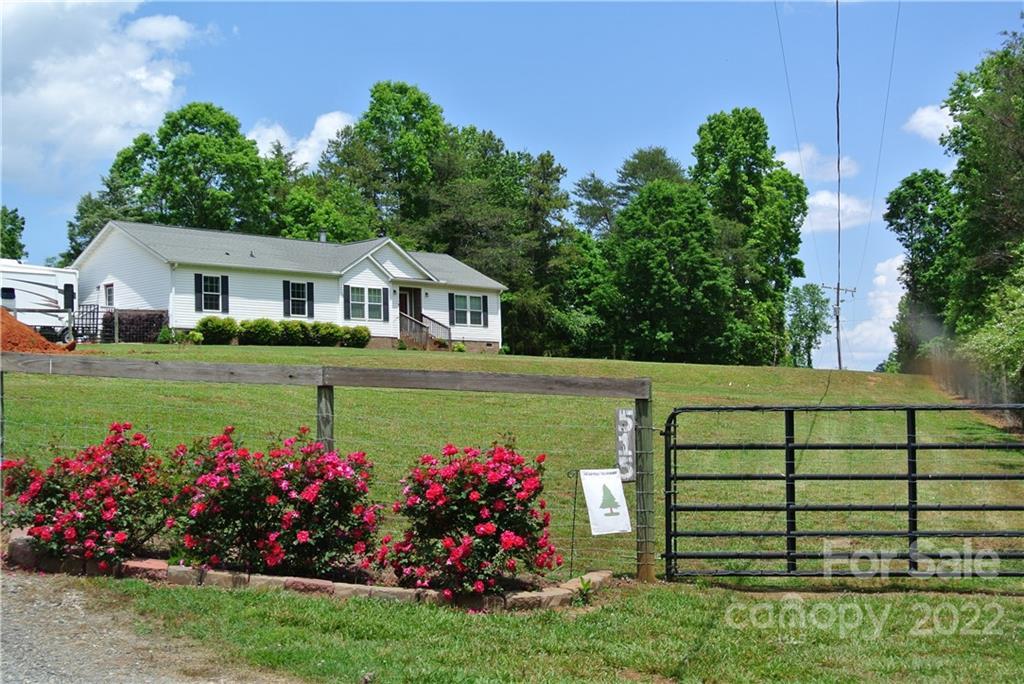515 Old Hollis Rd., Ellenboro, NC 28040