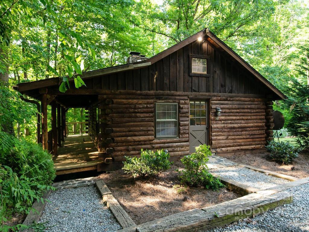 30 English Heifer Cove Rd., Saluda, NC 28773