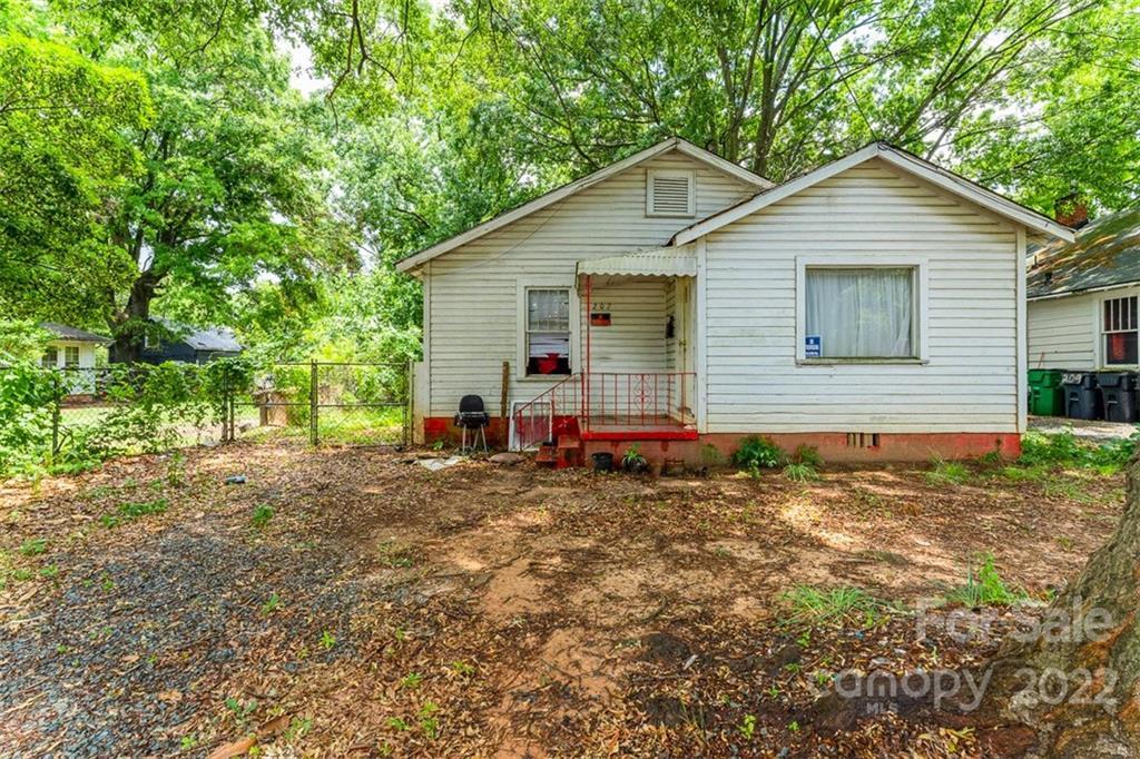 207 Bradford Dr., Charlotte, NC 28208