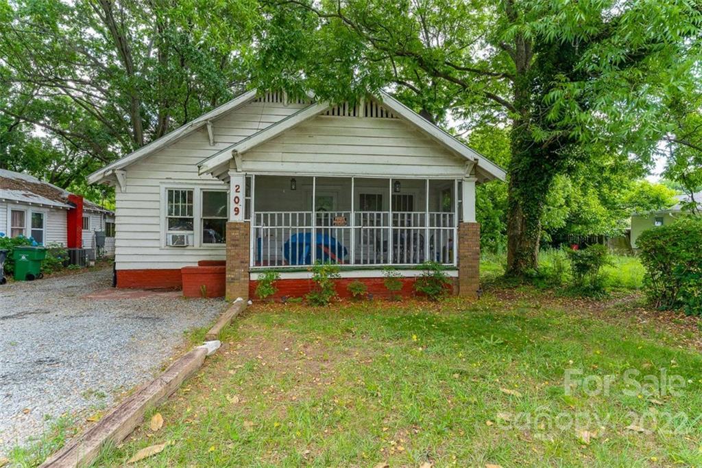 209 Bradford Dr., Charlotte, NC 28208