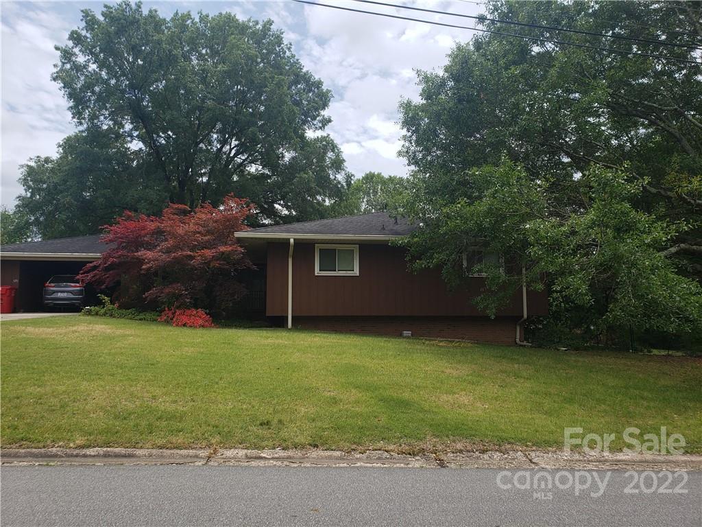 570 Eastway St., Davidson, NC 28031