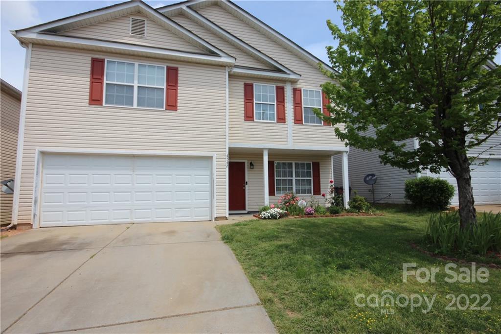 4542 Christenbury Hills Ln., Charlotte, NC 28269