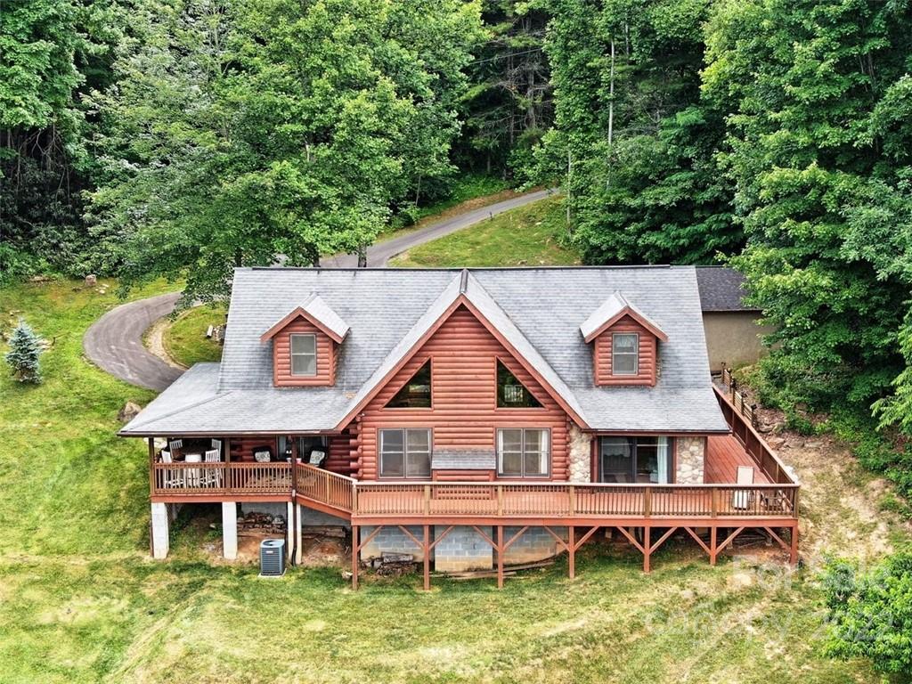 161 Grey Fox Ln., Waynesville, NC 28785