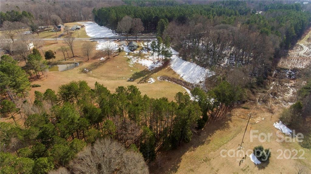 366 Rinehardt Rd., Mooresville, NC 28115