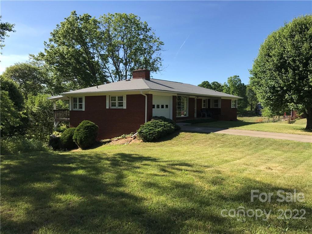 774 Mulberry St., Clyde, NC 28721