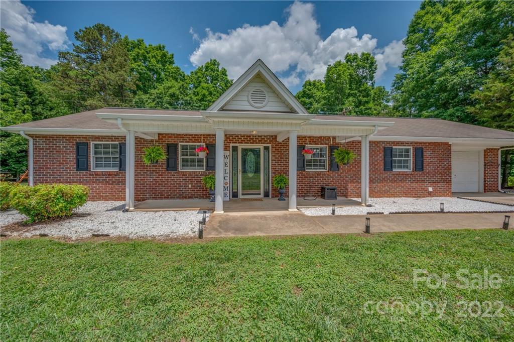 224 Asheland Dr., Ellenboro, NC 28040