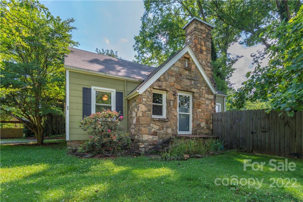 23 Beaverdam Rd., Candler, NC 28715