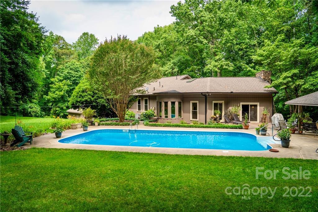 761 White Oaks Rd., Mooresville, NC 28115