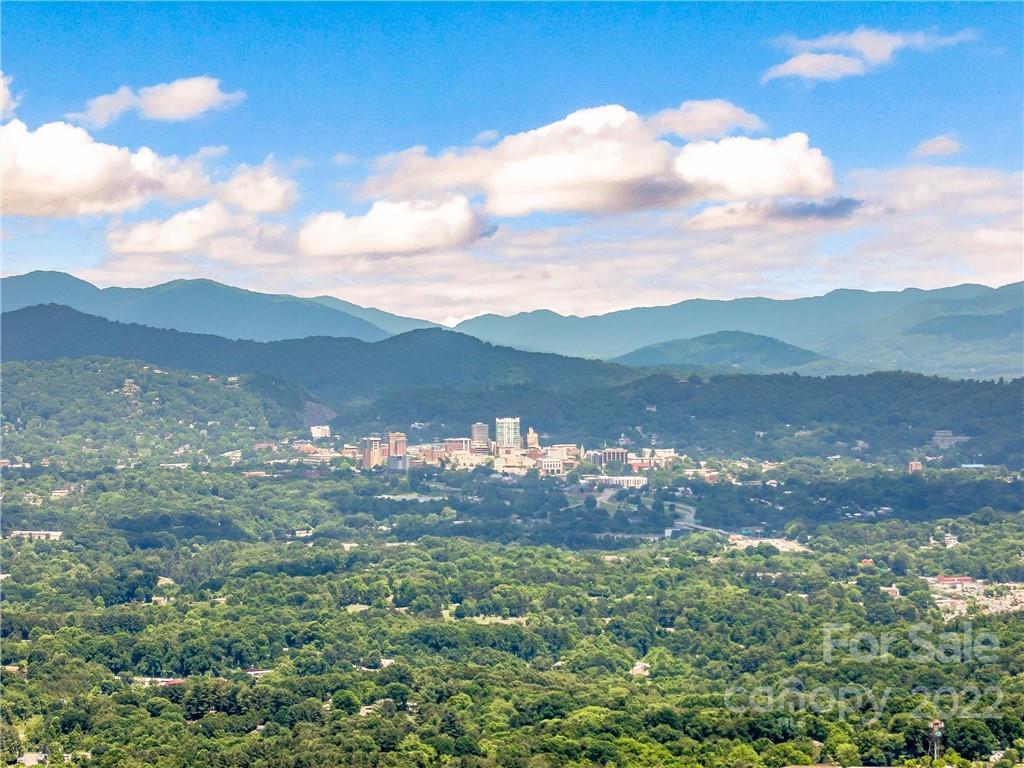 99999 Mariposa Way, Asheville, NC 28806